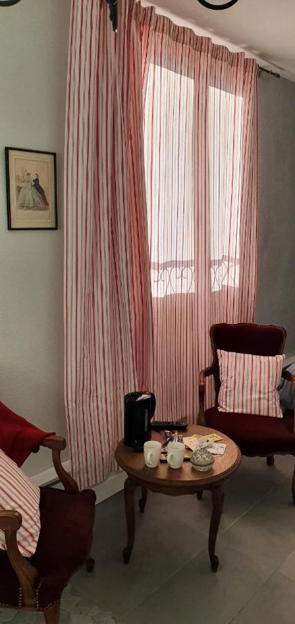 Hotel Restaurant Du Commerce Poulainville Екстериор снимка