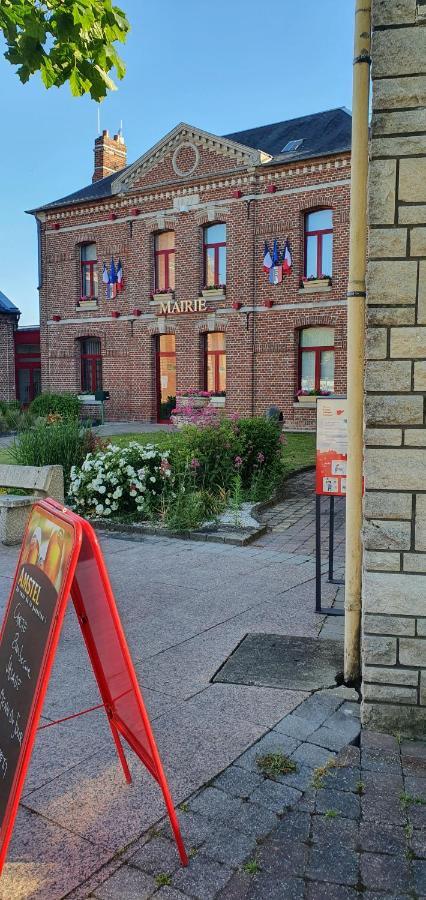Hotel Restaurant Du Commerce Poulainville Екстериор снимка
