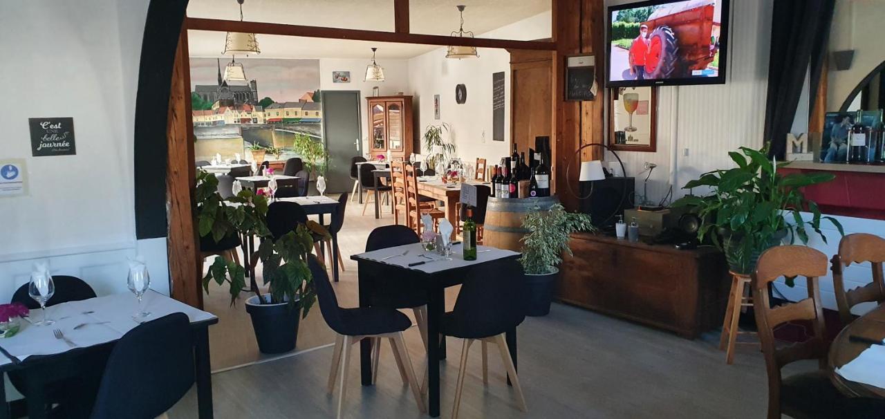 Hotel Restaurant Du Commerce Poulainville Екстериор снимка